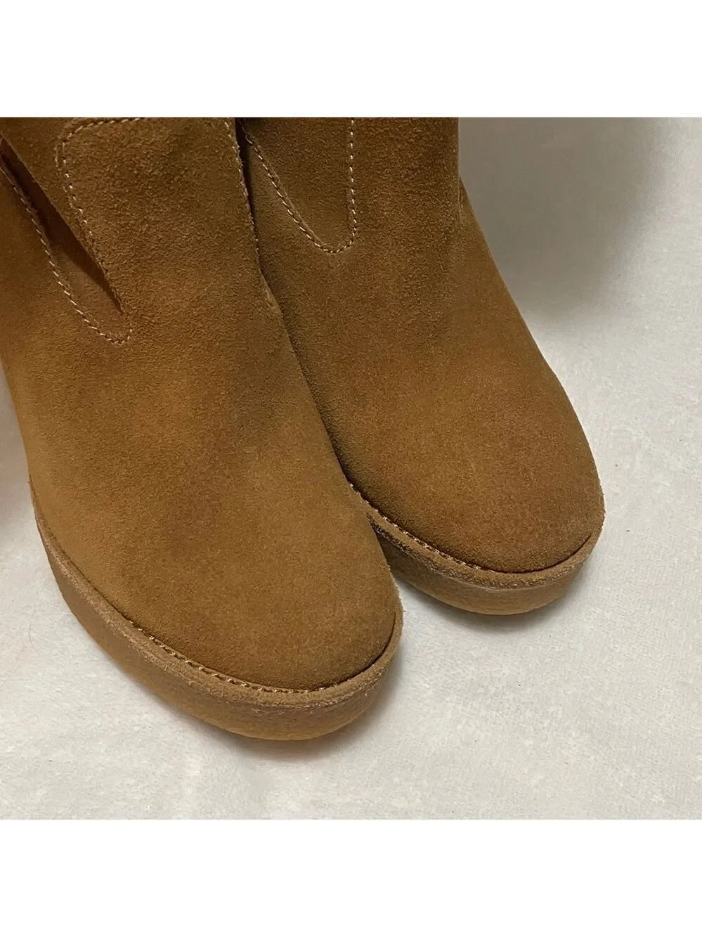 NWOB UGG Valberg Tan Suede Wedge Boots with Fur Trim Sz 6M